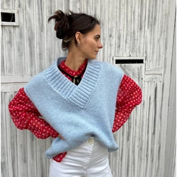 V-nyakú mellény Cool Merino Big fonalból - fonal mellé ingyenes minta